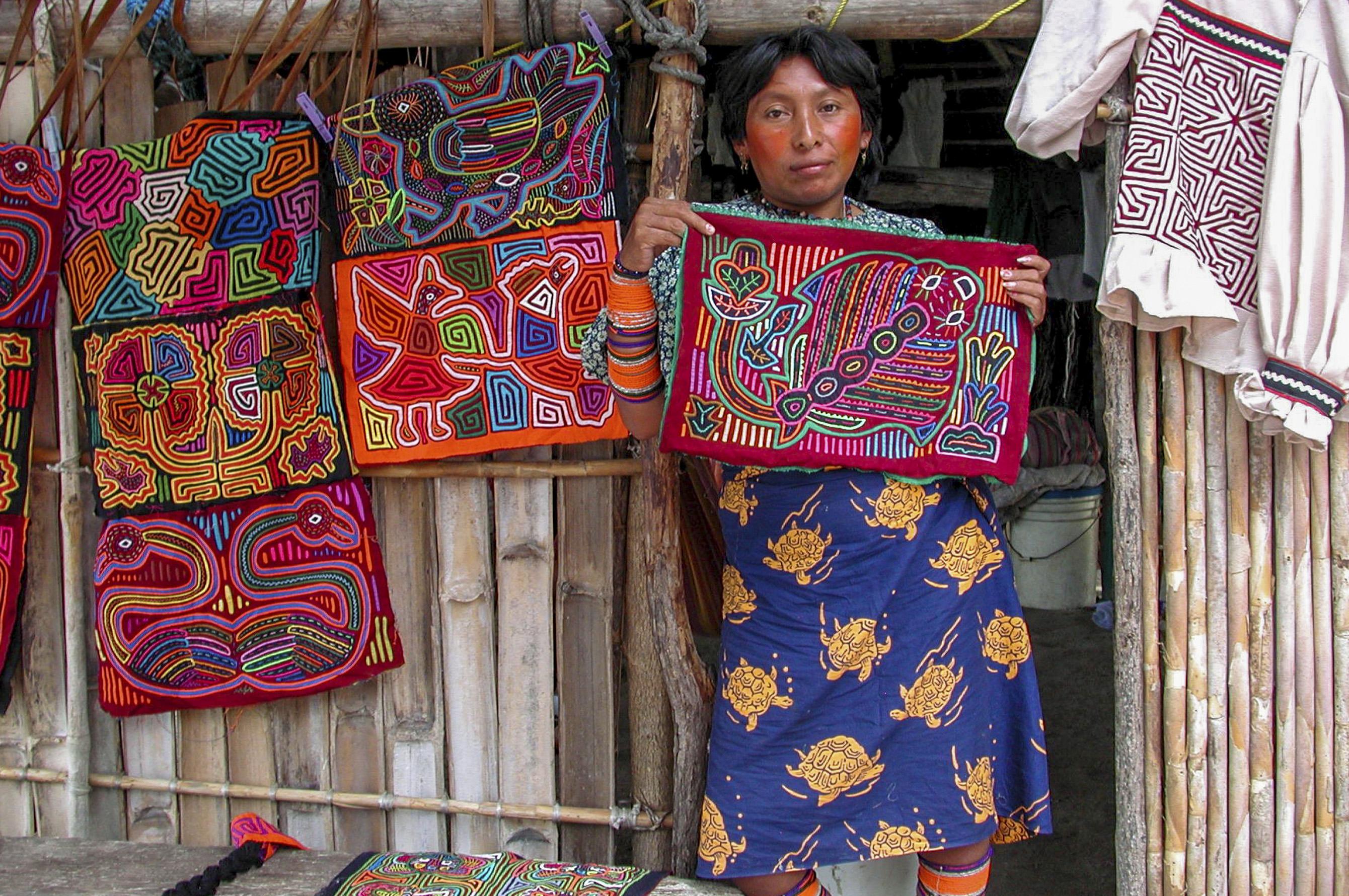 A Kuna woman selling molas