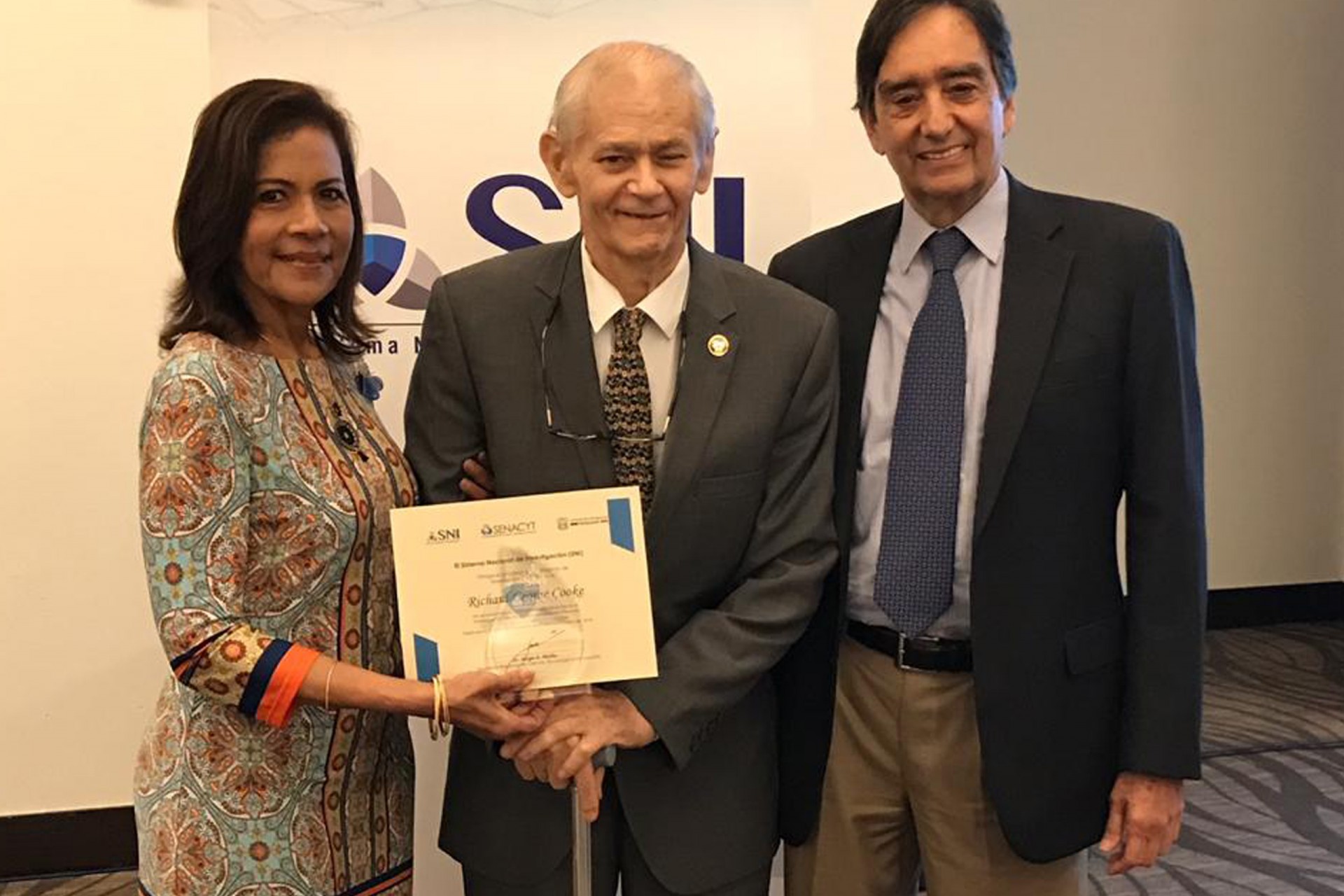 Sanjur and Cook Honored by Panama’s SNI