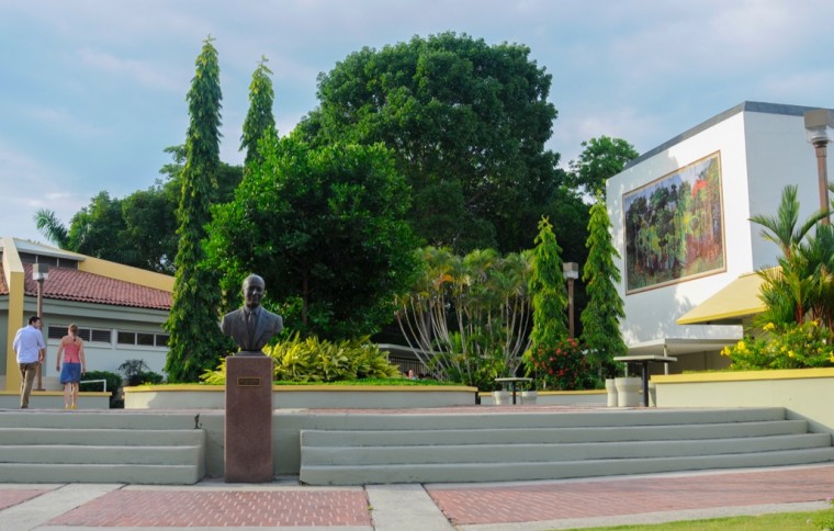 Smithsonian Tropical Research Institute (STRI)